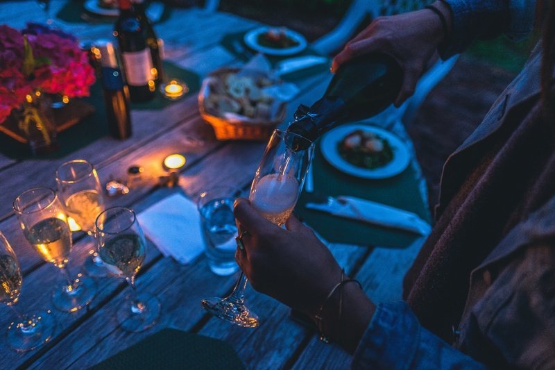 person blue friend pouring party champagne 148507