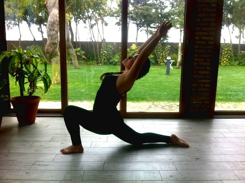 woman sport sitting training calm lifestyle 1069771