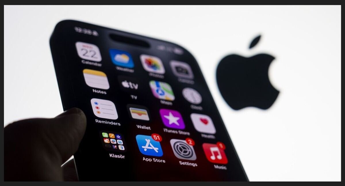 iPhone security, Apple warning, iOS update, iOS 18.6.2, security flaw, cyberattack, data leak, iPhone vulnerability, software update