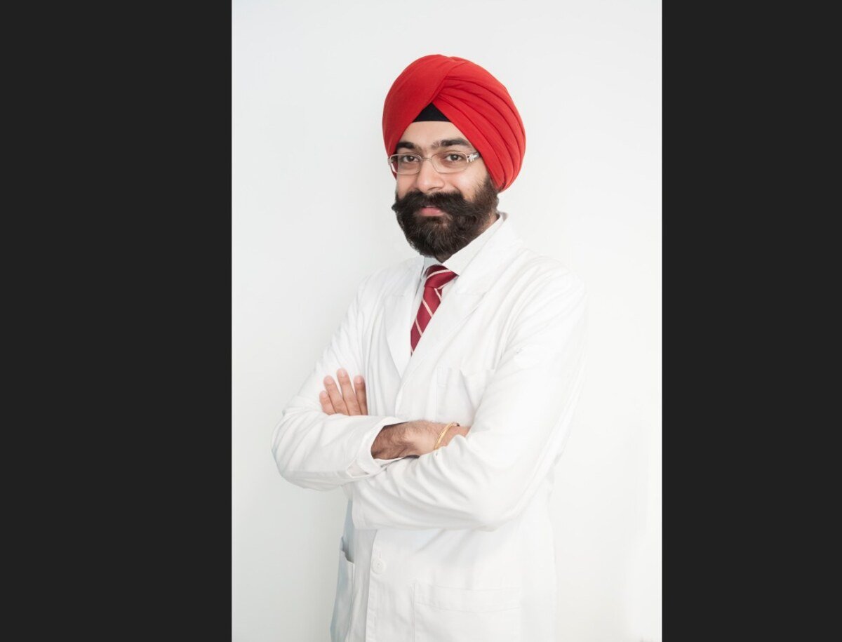 Festival Firecracker Accidents: Why Children are Most at Risk of Eye Injuries Dr Digvijay Singh, Director Noble Eye Care, Gurugram 1 Firecracker injuries, Diwali safety, children eye safety, eye injury prevention, firework first aid, Dr. Digvijay Singh, Noble Eye Care, Gurugram