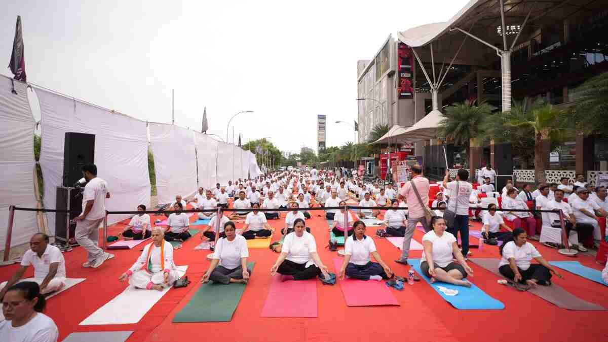 International Yoga Day Ghaziabad, KW Delhi 6 Mall events, Raj Nagar Extension, Yoga Day celebration, local events in Ghaziabad