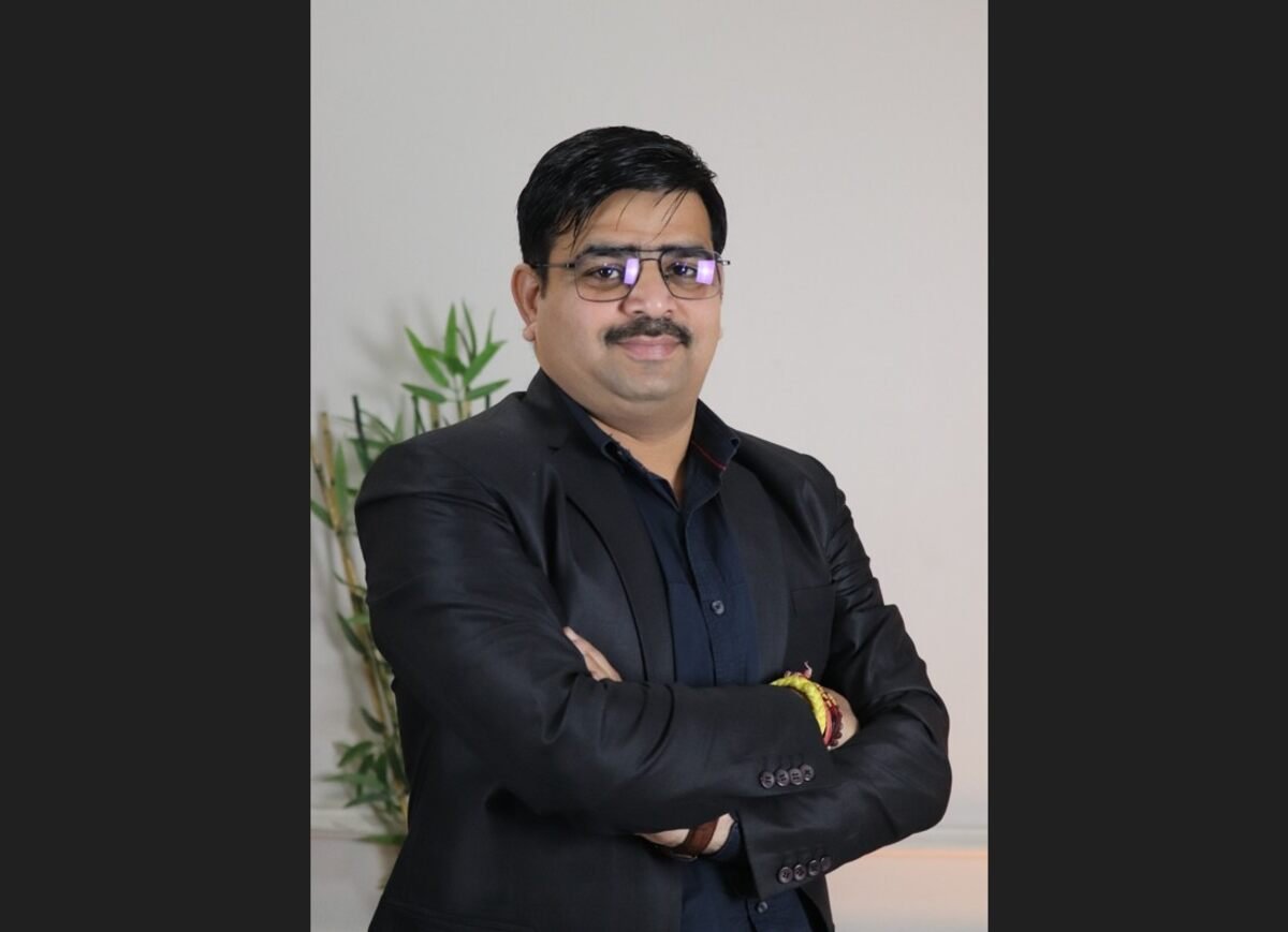 Oil volatility 2026, business strategy, crude oil prices, supply chain resilience, margin protection, Indian MSMEs, logistics costs, energy resilience, Shrikant Pandey, Indiamanthan Publications, global oil markets